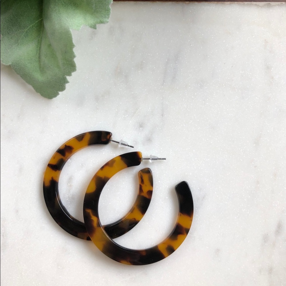 The Classic C Shaped Tortoise Shell Resin Earring